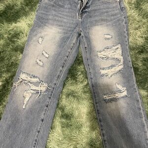 Trendy Distressed Boyfriend Jeans in Classic Blue